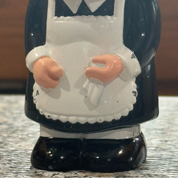 Maid and Butler Salt and Pepper Shakers - Picture 12 of 15